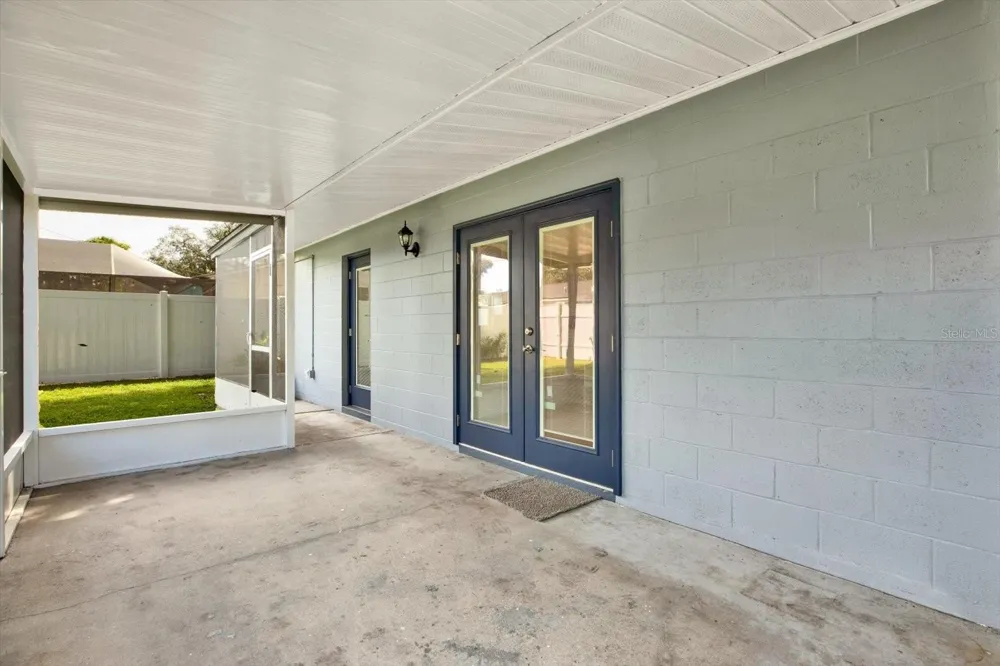7505 W HENRY AVENUE Tampa, FL 33615