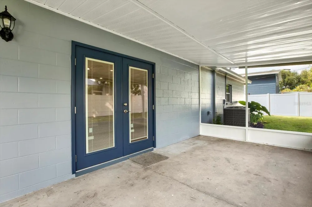 7505 W HENRY AVENUE Tampa, FL 33615