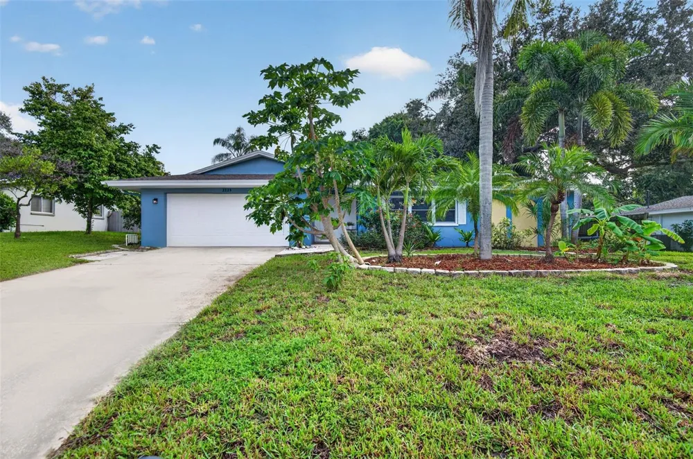 2225 SNEAD AVENUE Dunedin, FL 34698