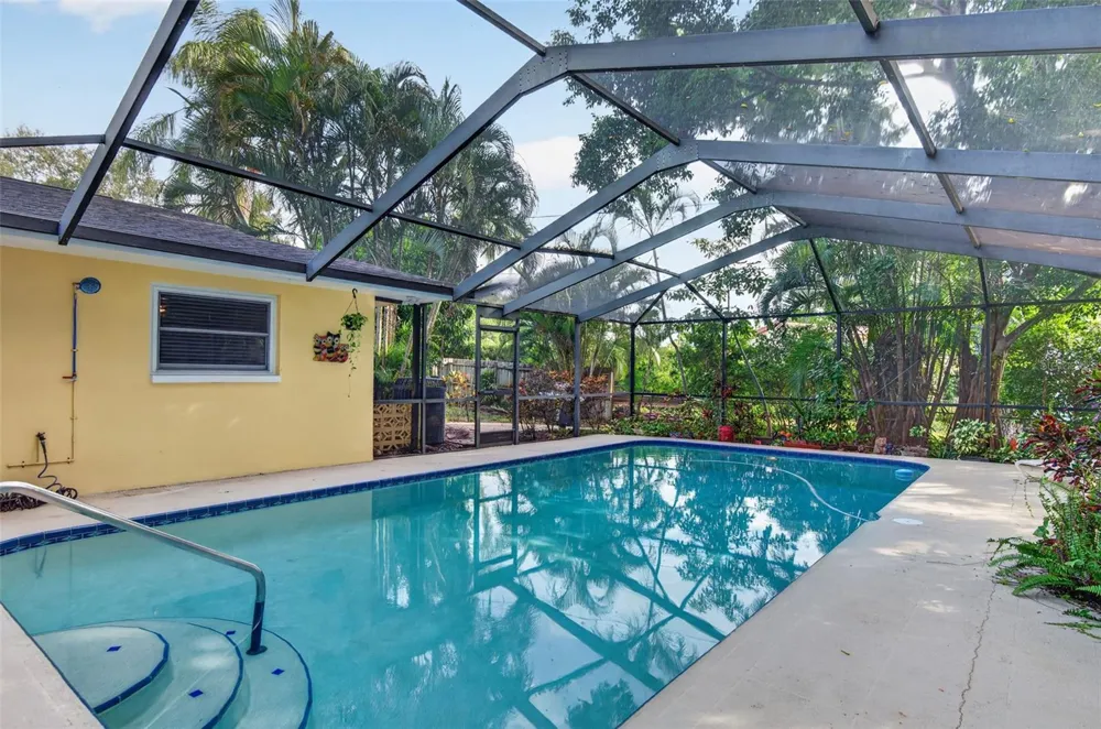 2225 SNEAD AVENUE Dunedin, FL 34698