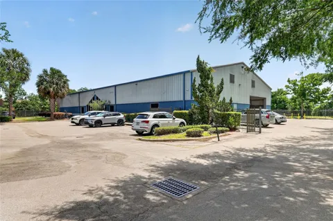 2721 PEMBERTON DRIVE
