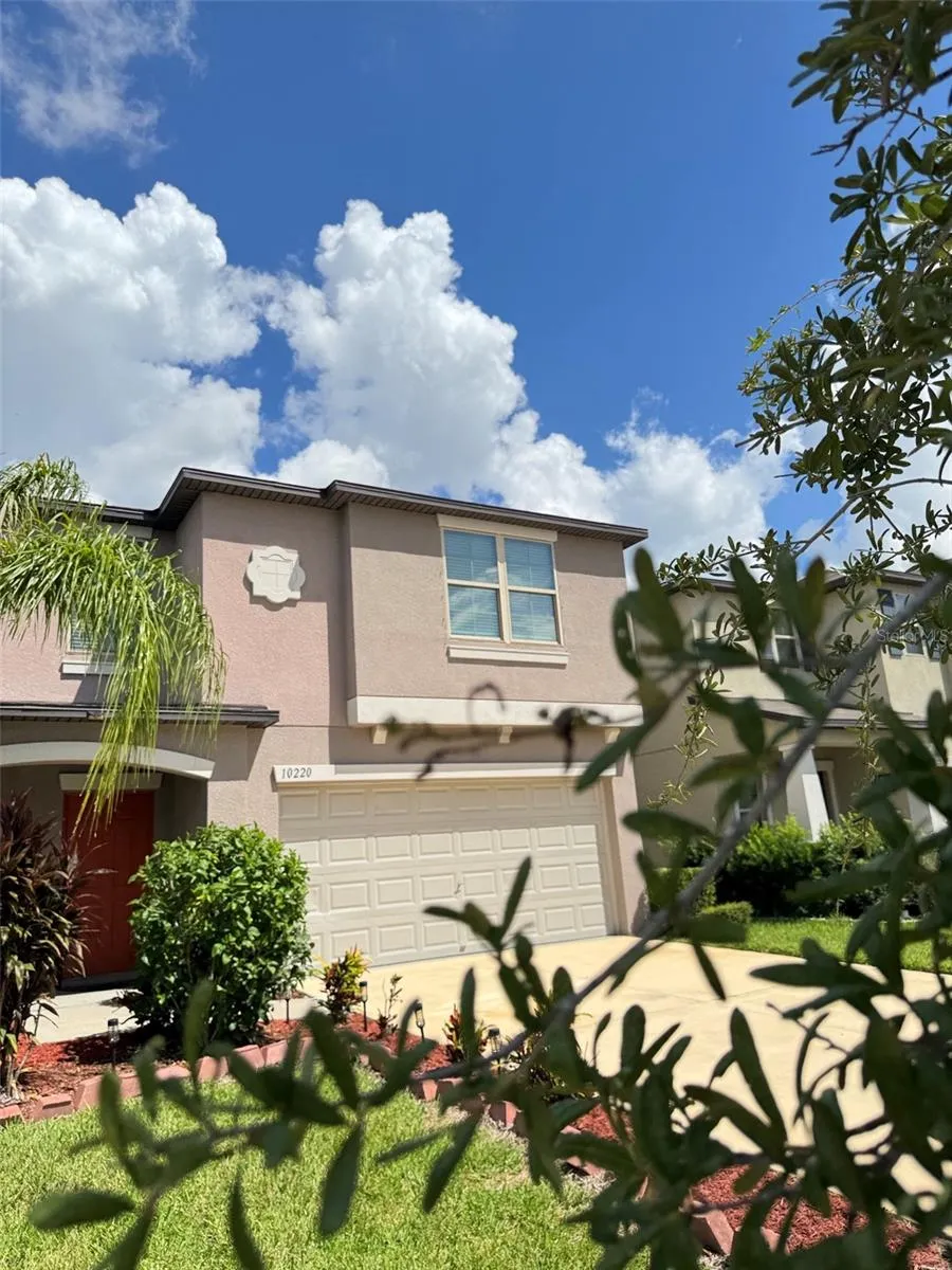 10220 HAPPY HEART AVENUE Riverview, FL 33578