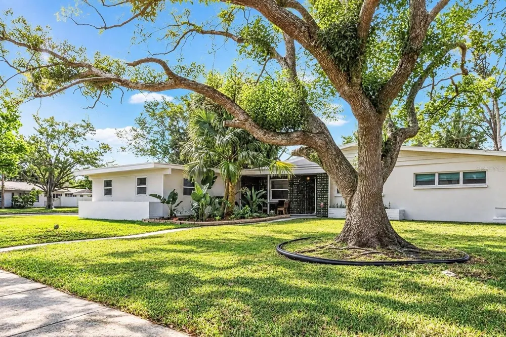 1057 CALUMET STREET Clearwater, FL 33755