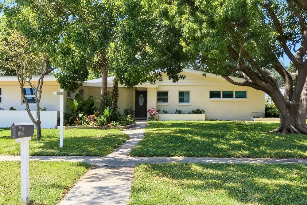1057 CALUMET STREET Clearwater, FL 33755