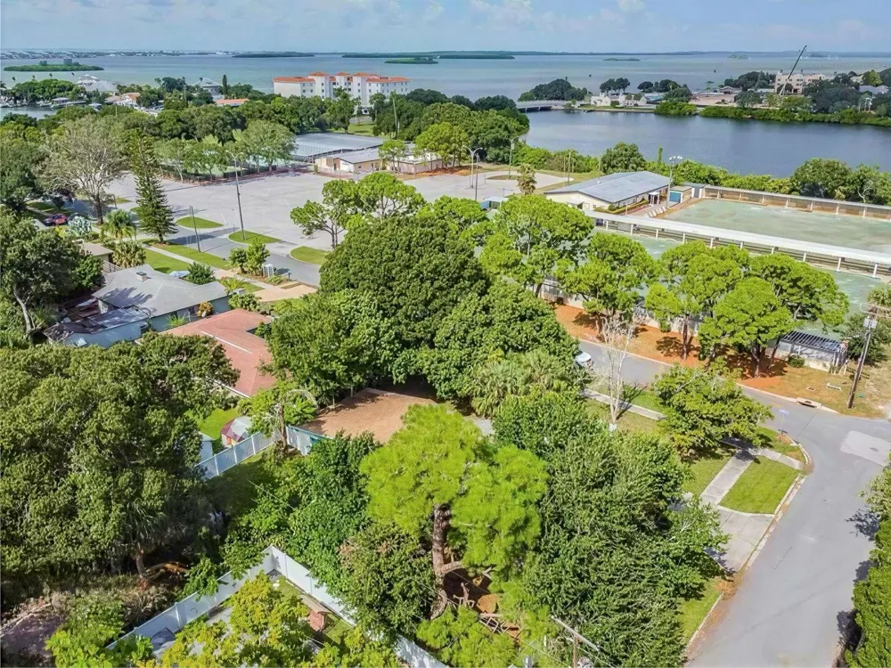 1057 CALUMET STREET Clearwater, FL 33755