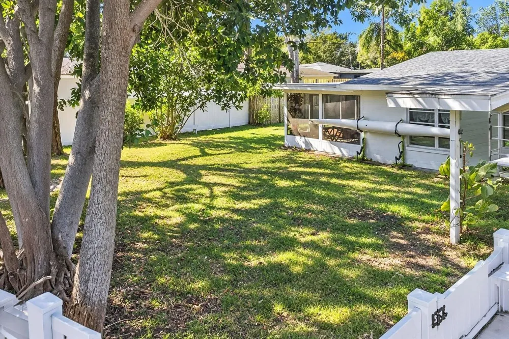 1057 CALUMET STREET Clearwater, FL 33755