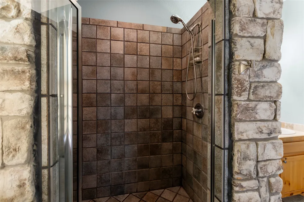 5459 Woodland Shores Drive Log Cabin, TX 75148