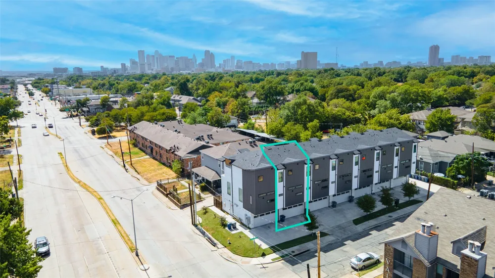 145 Henderson Avenue #102 Dallas, TX 75214