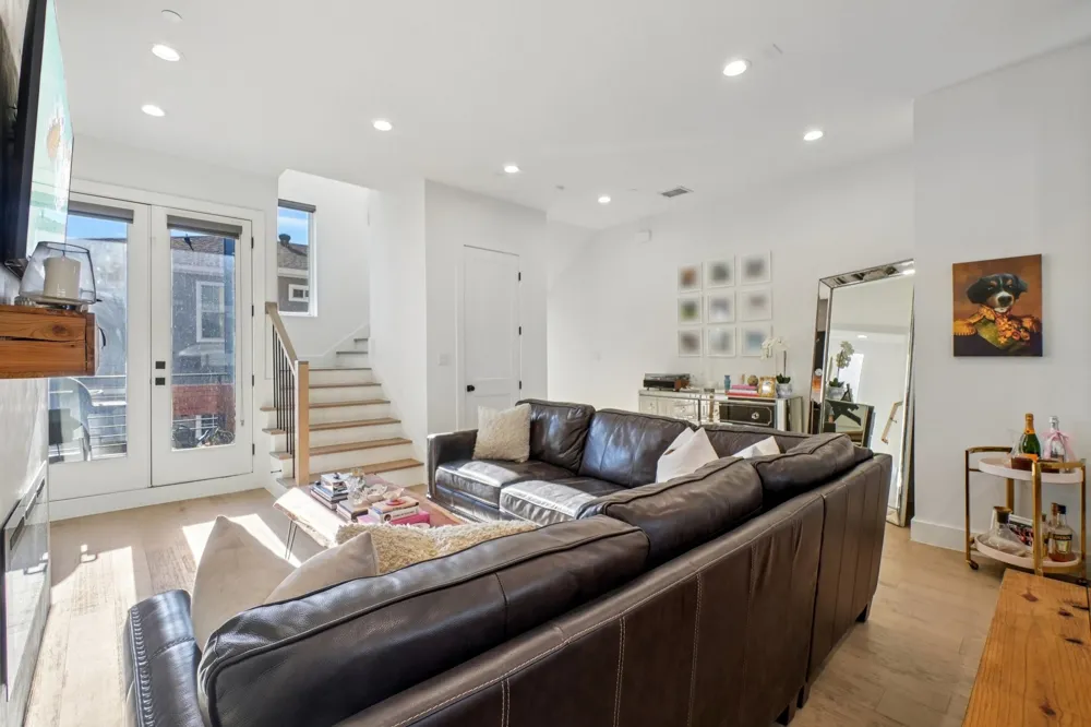 145 Henderson Avenue #102 Dallas, TX 75214