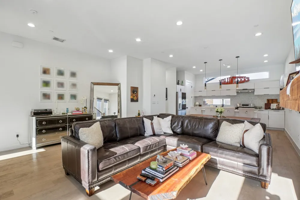 145 Henderson Avenue #102 Dallas, TX 75214