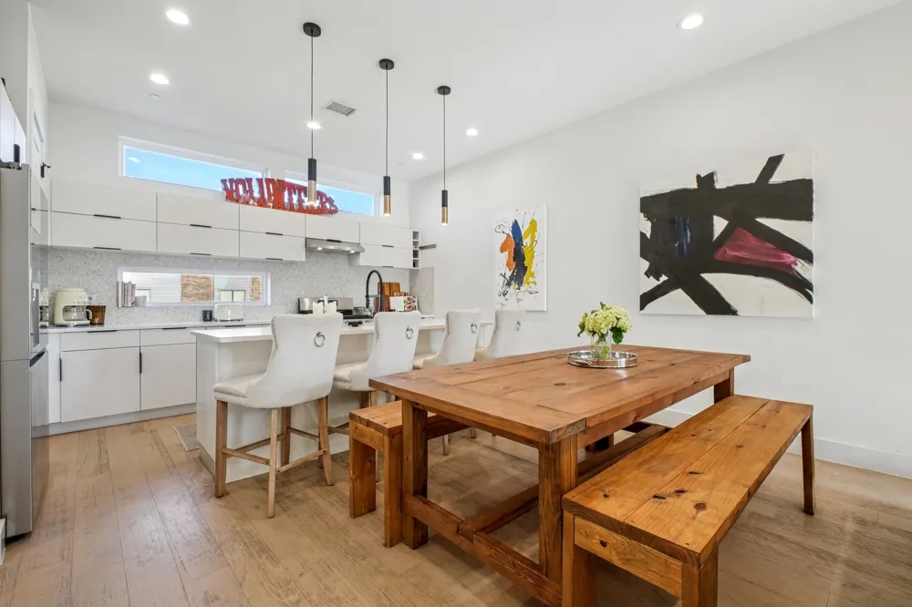 145 Henderson Avenue #102 Dallas, TX 75214
