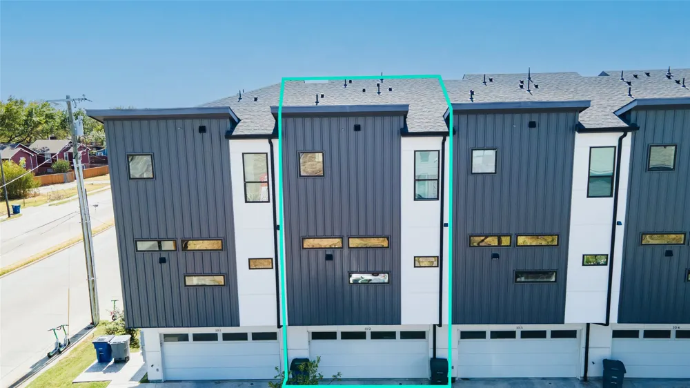 145 Henderson Avenue #102 Dallas, TX 75214