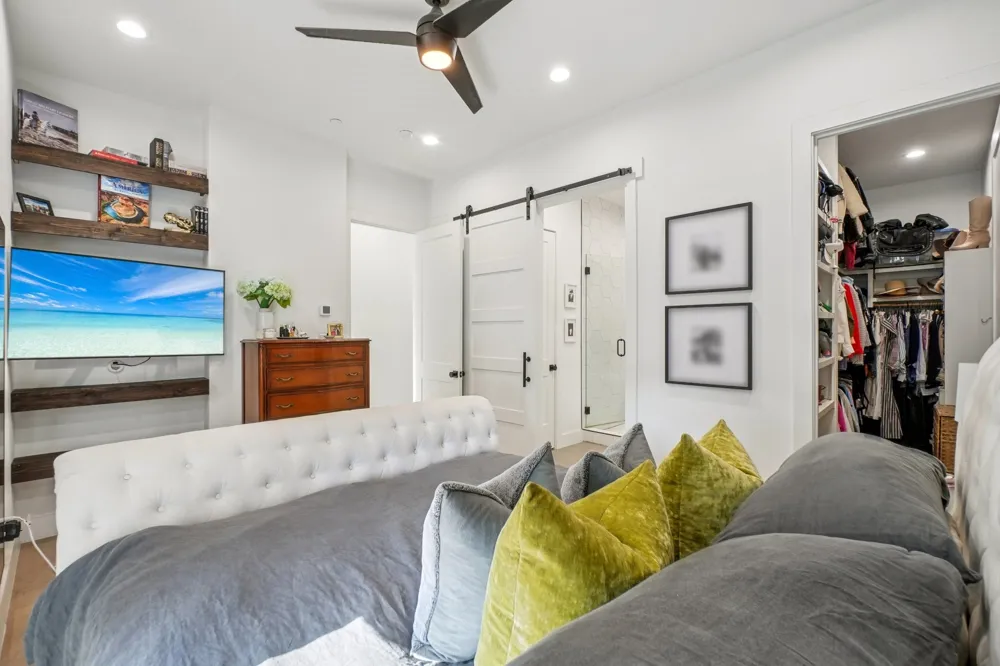 145 Henderson Avenue #102 Dallas, TX 75214