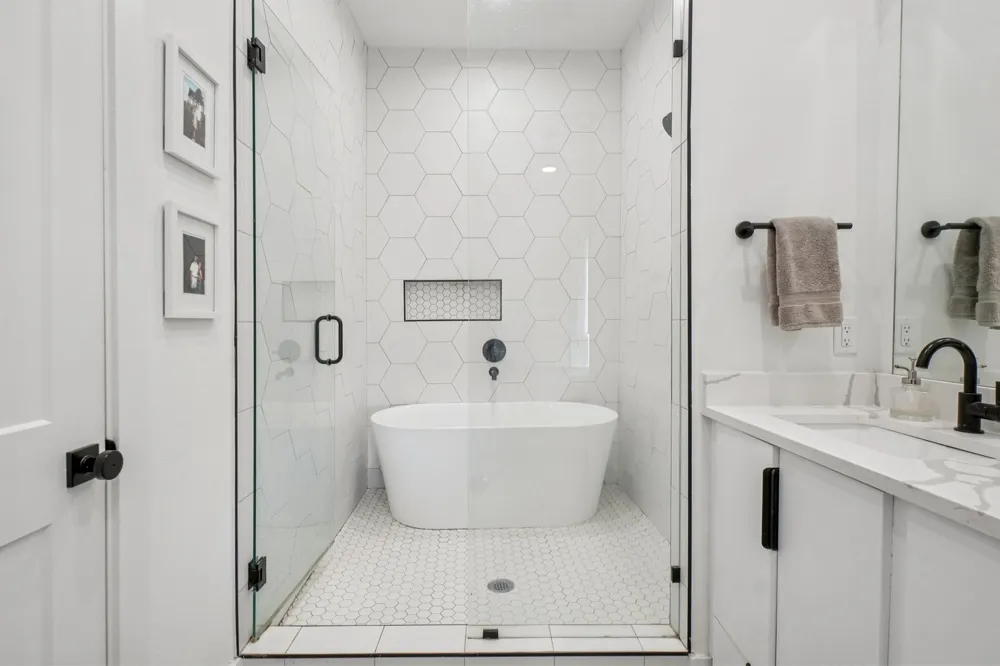 145 Henderson Avenue #102 Dallas, TX 75214