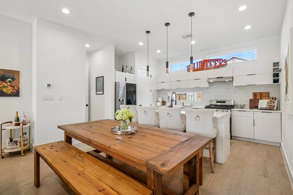 145 Henderson Avenue #102 Dallas, TX 75214