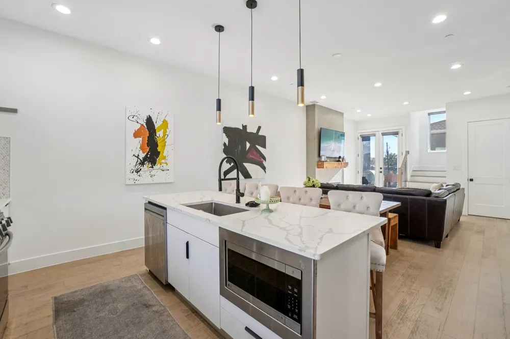 145 Henderson Avenue #102 Dallas, TX 75214