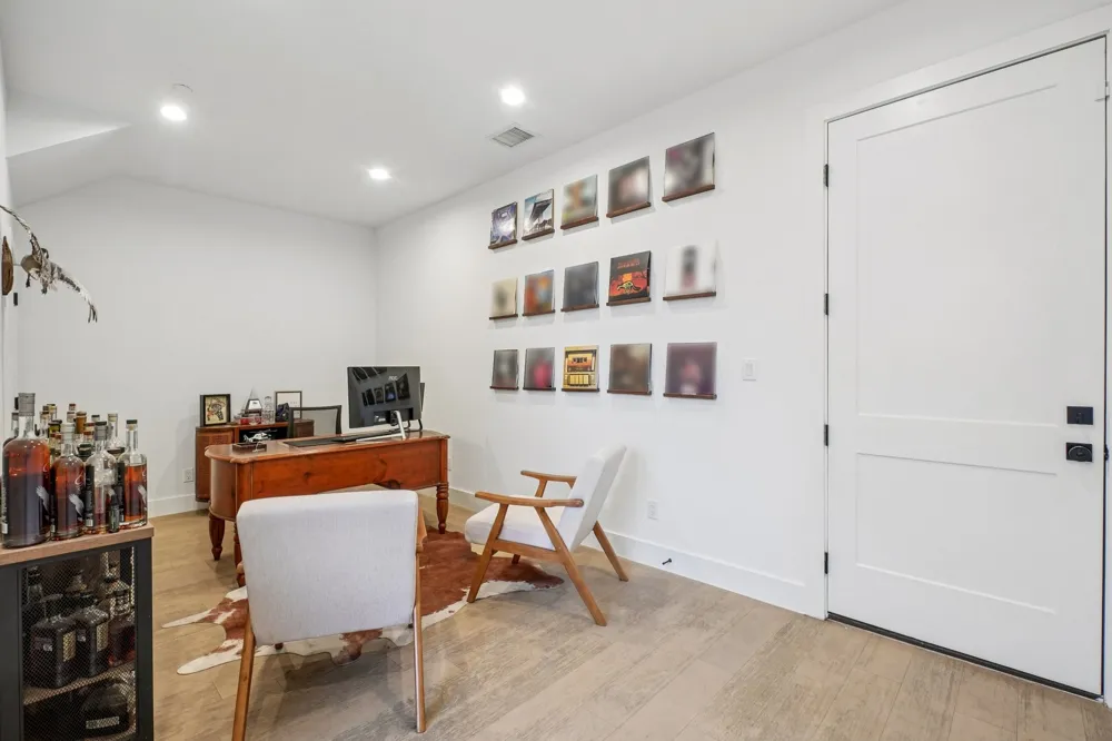 145 Henderson Avenue #102 Dallas, TX 75214
