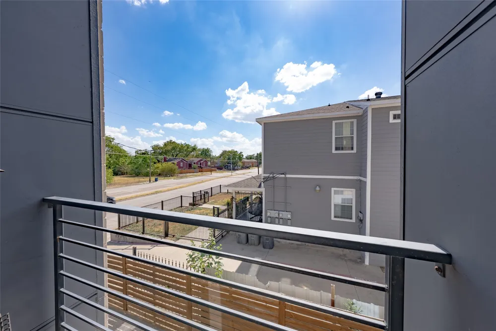 145 Henderson Avenue #102 Dallas, TX 75214