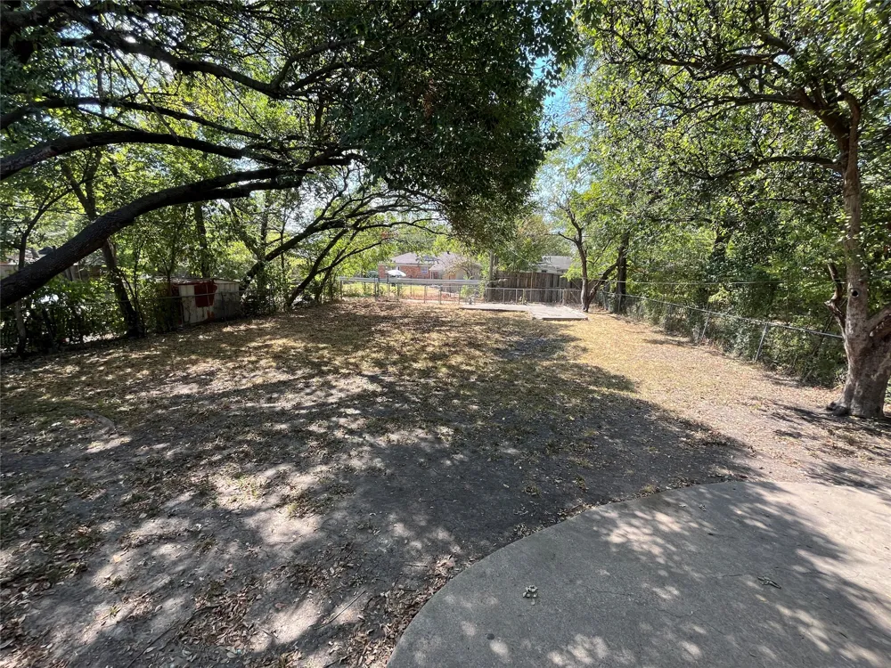 1622 Centerville Road Dallas, TX 75228