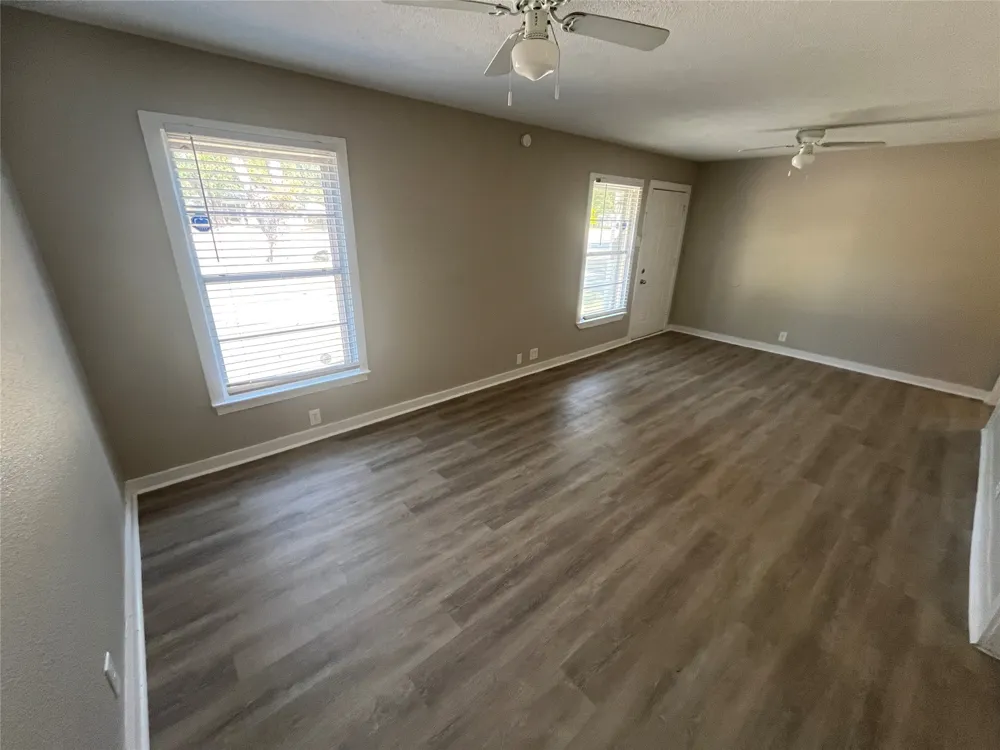 1622 Centerville Road Dallas, TX 75228
