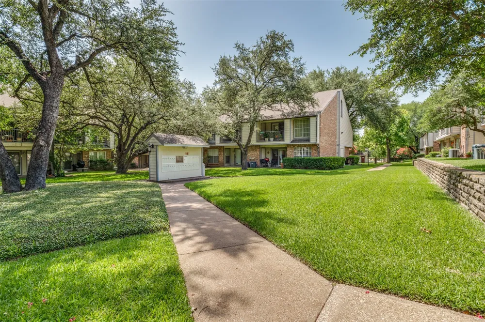 2535 Wedglea Drive #235 Dallas, TX 75211