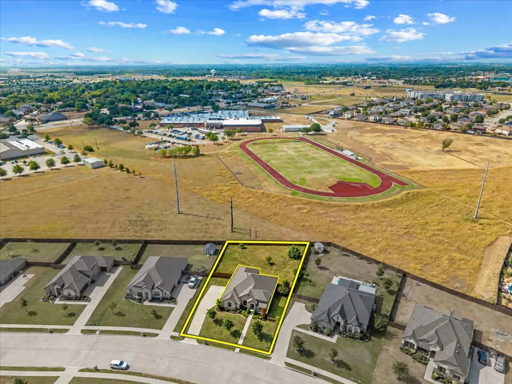 136 Sapphire Lane Waxahachie, TX 75165