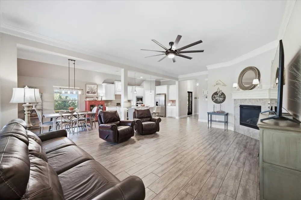 136 Sapphire Lane Waxahachie, TX 75165