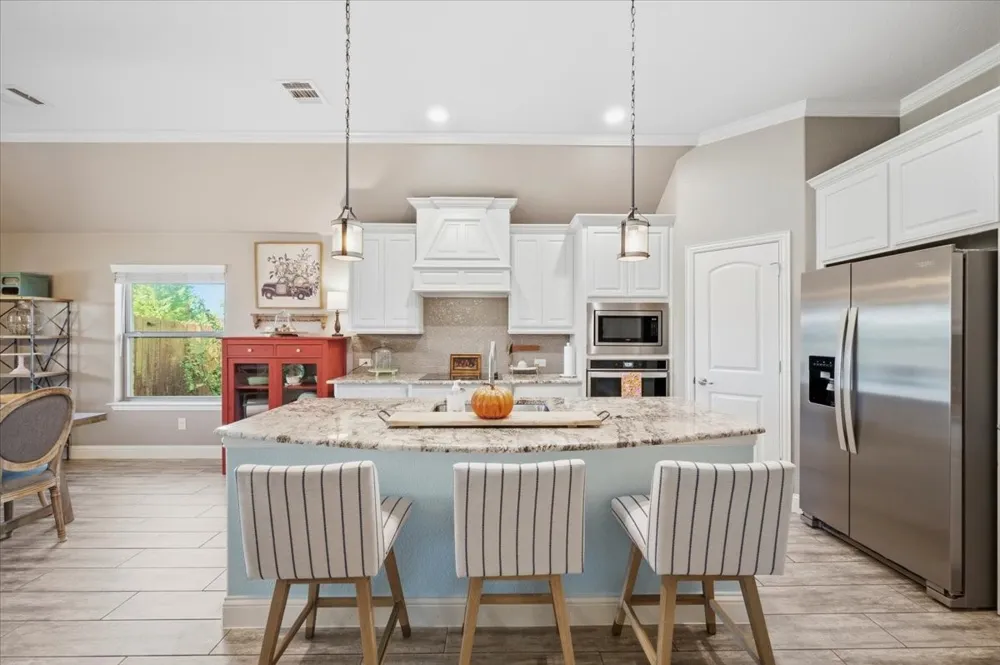 136 Sapphire Lane Waxahachie, TX 75165