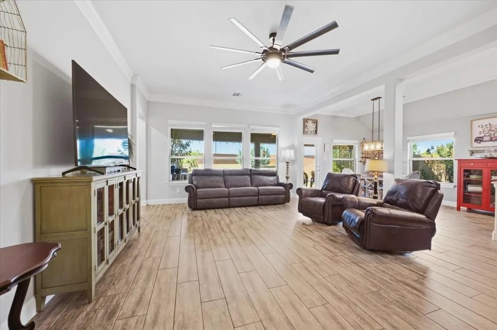 136 Sapphire Lane Waxahachie, TX 75165