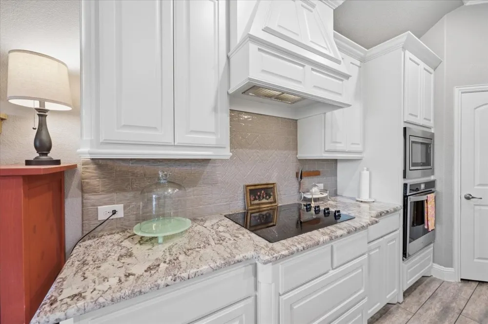 136 Sapphire Lane Waxahachie, TX 75165