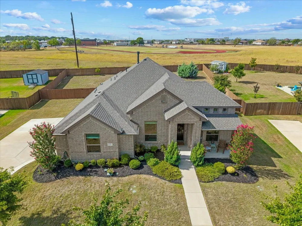 136 Sapphire Lane Waxahachie, TX 75165