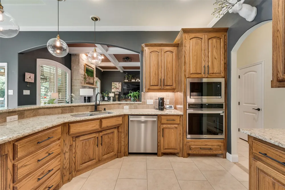 112 Trailview Lane Weatherford, TX 76088