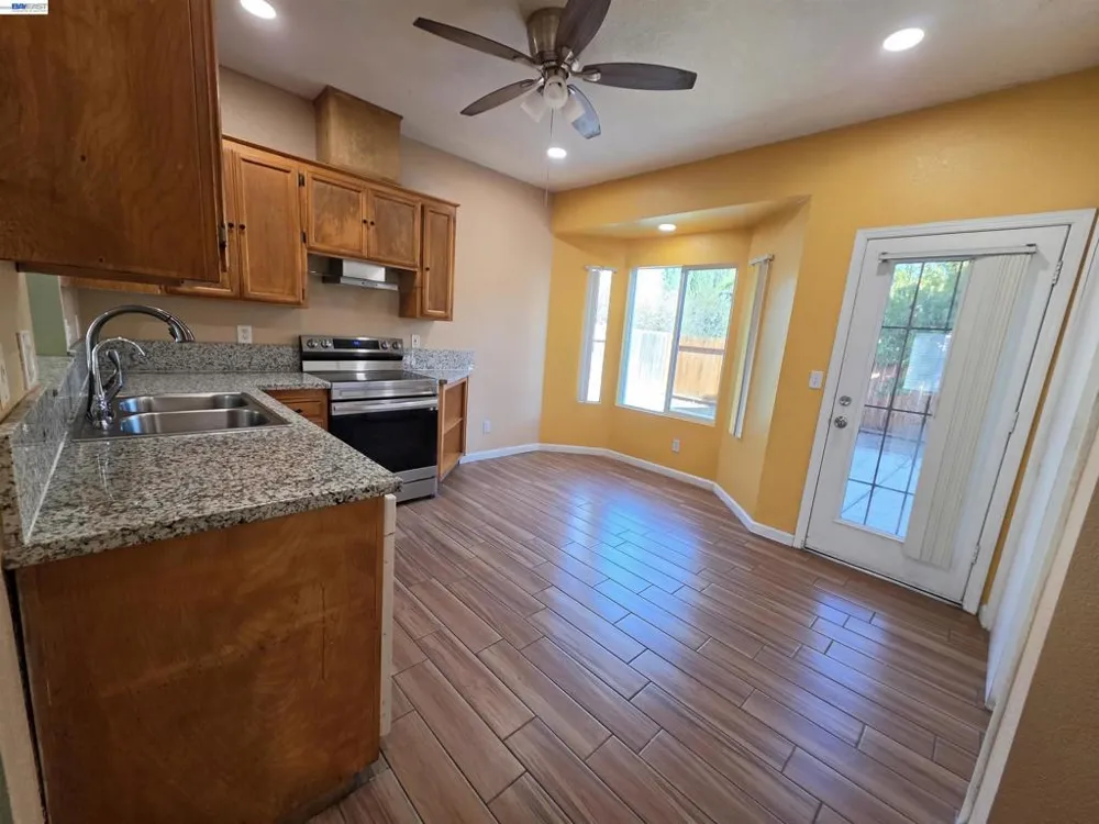 152 Chardonnay Street Los Banos, CA 93635
