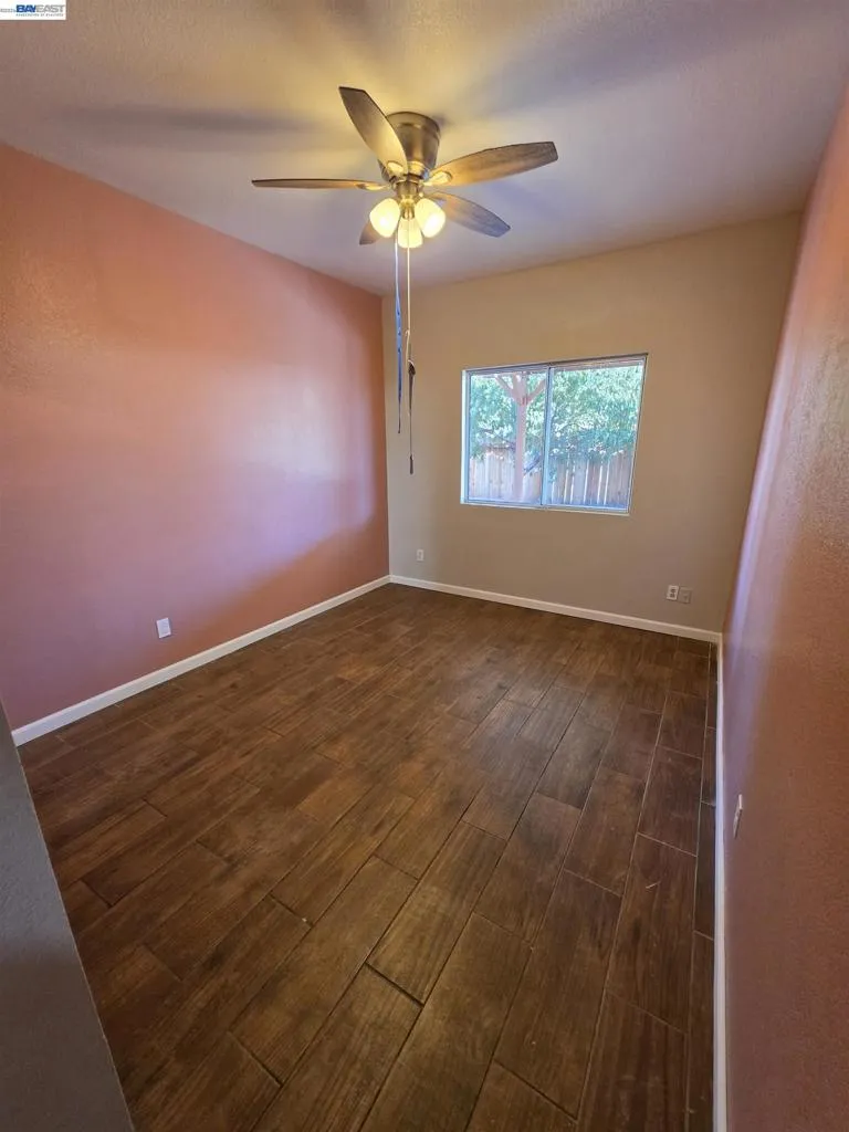 152 Chardonnay Street Los Banos, CA 93635