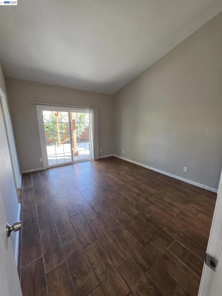 152 Chardonnay Street Los Banos, CA 93635
