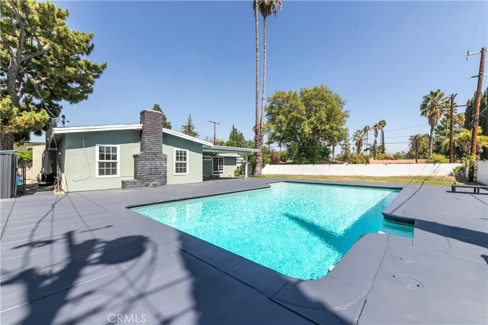 17600 Stare Street Northridge, CA 91325