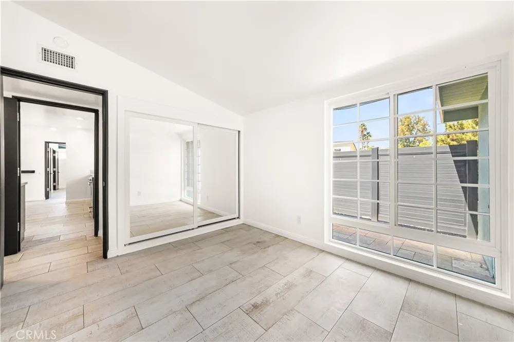 17600 Stare Street Northridge, CA 91325