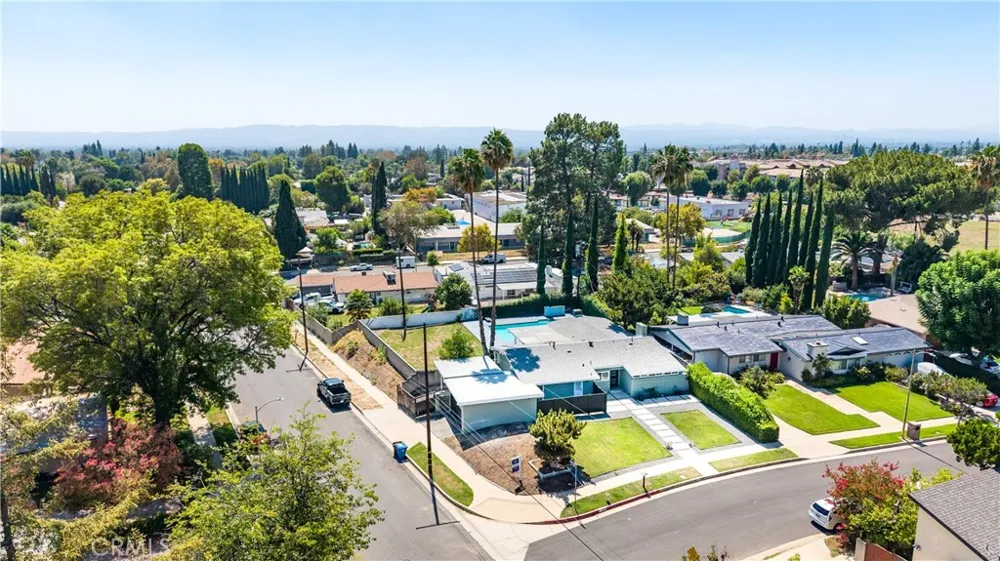 17600 Stare Street Northridge, CA 91325