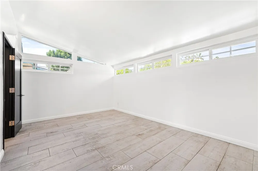 17600 Stare Street Northridge, CA 91325