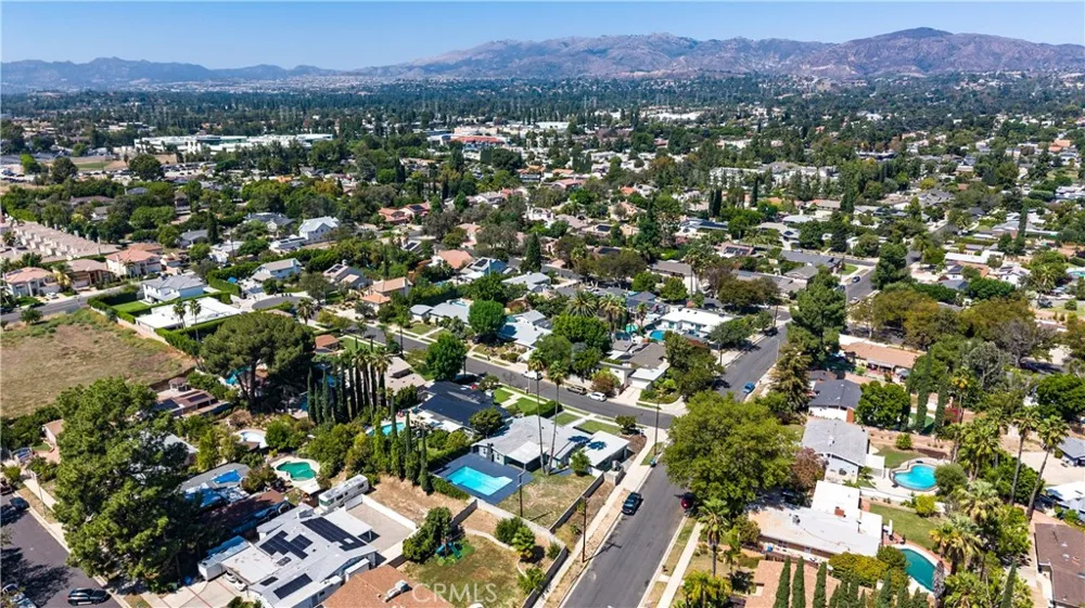 17600 Stare Street Northridge, CA 91325