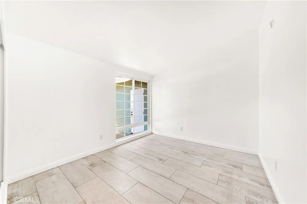 17600 Stare Street Northridge, CA 91325