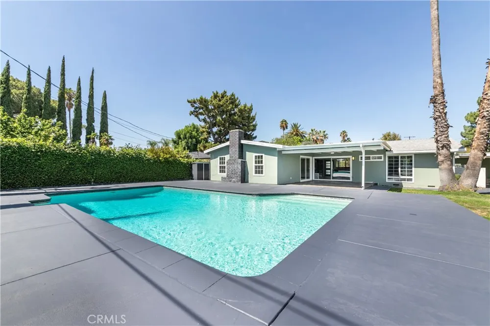 17600 Stare Street Northridge, CA 91325