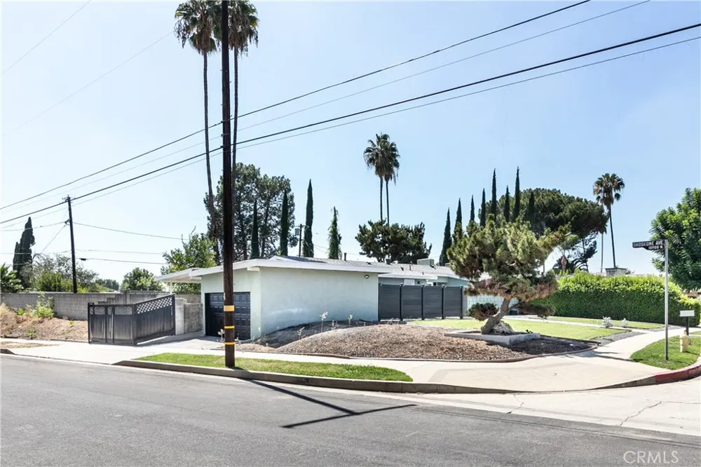 17600 Stare Street Northridge, CA 91325