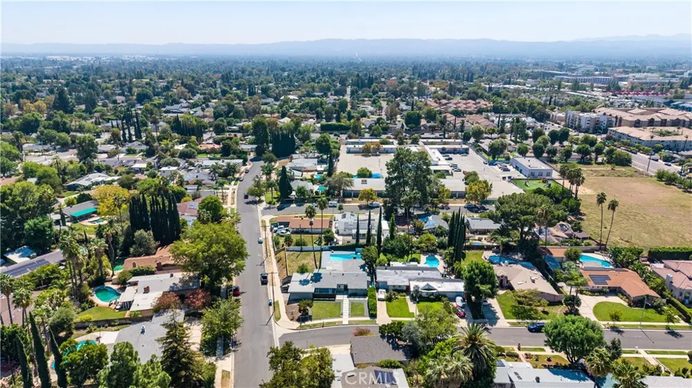 17600 Stare Street Northridge, CA 91325