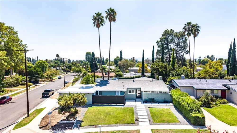 17600 Stare Street Northridge, CA 91325