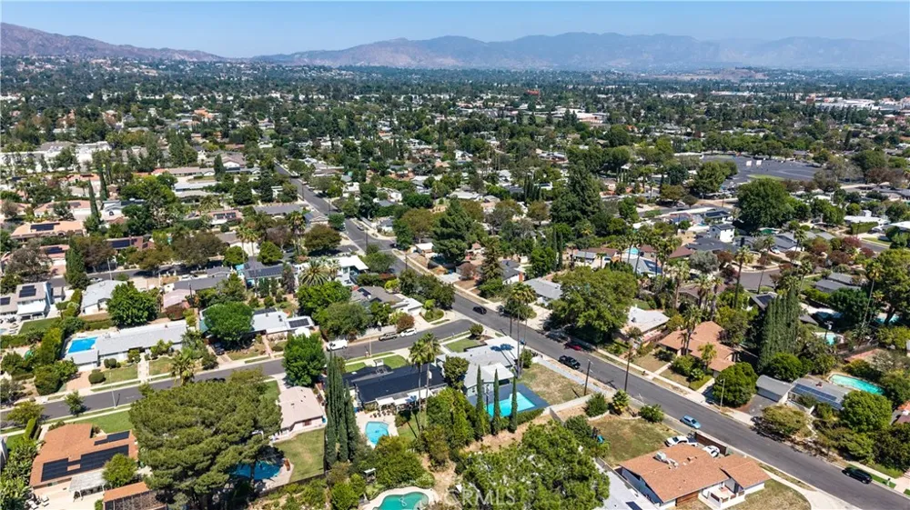17600 Stare Street Northridge, CA 91325