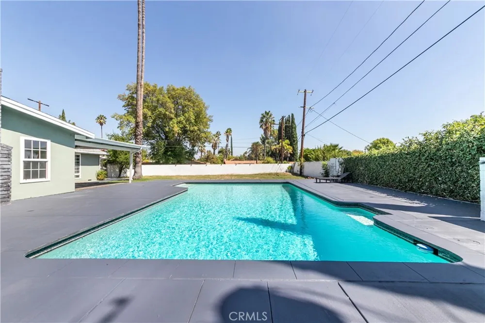 17600 Stare Street Northridge, CA 91325