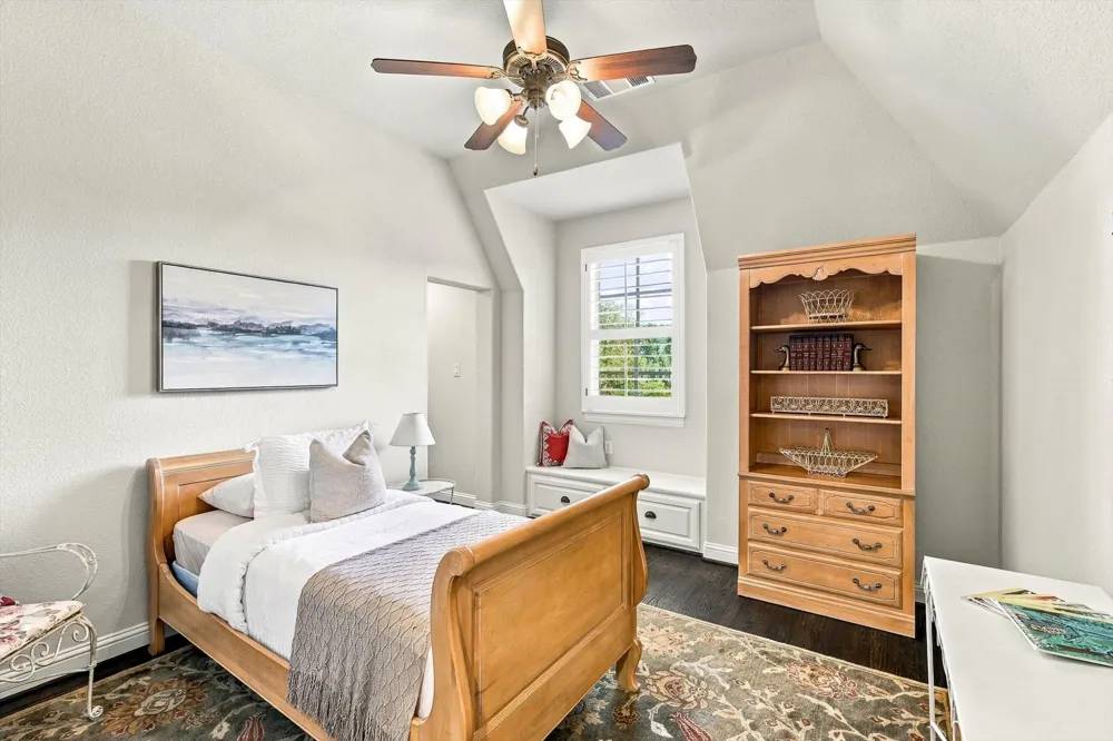 627 Lake Point Drive Irving, TX 75039