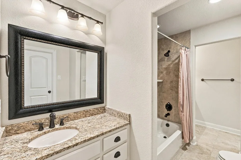 627 Lake Point Drive Irving, TX 75039