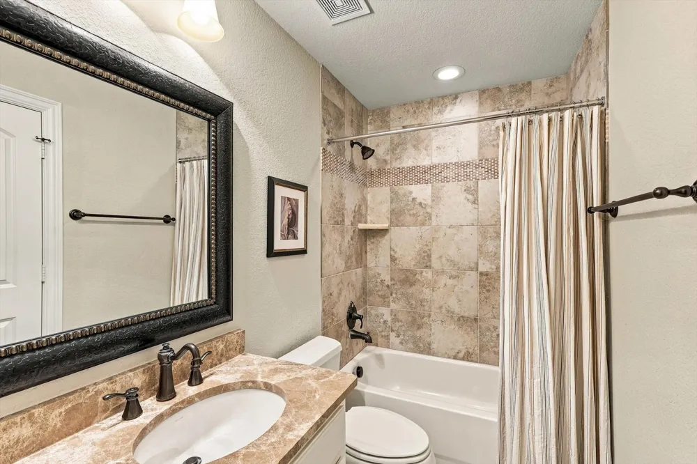 627 Lake Point Drive Irving, TX 75039